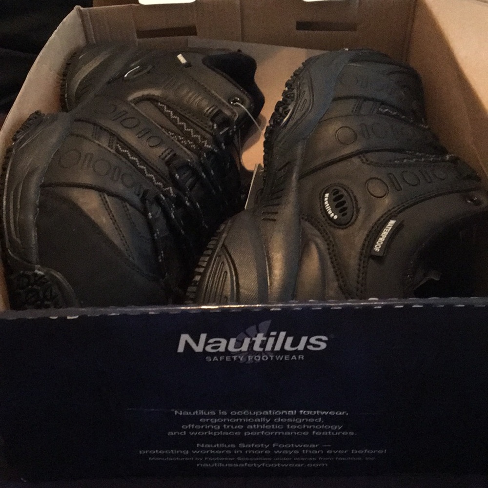 🆕Nautilus N2121 Men’s Electrical Hazard Oxford Safety Shoes